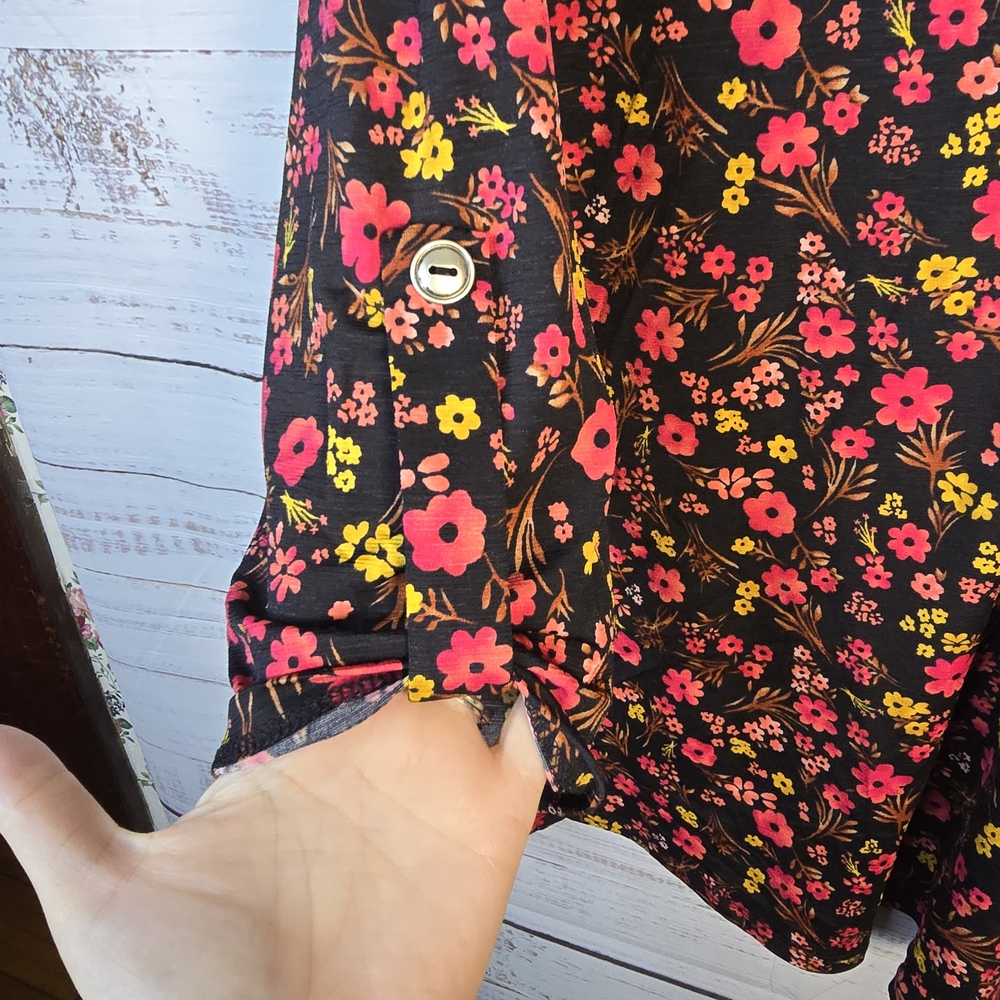 Dear Scarlett Black Blouse with Pink‎ and Yellow Floral Design NWT - Picture 4 of 6
